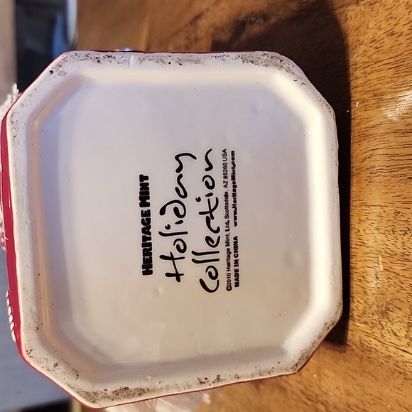 Santa container 2010 heritage Mint holiday collection - Picture 7 of 8